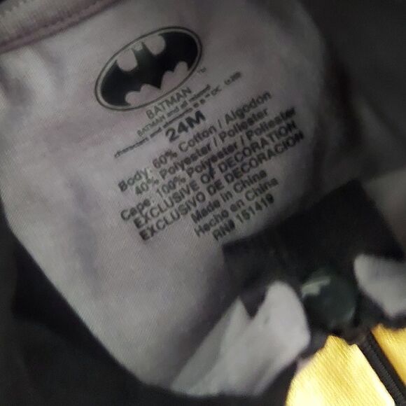 DC Comics Superhero Batman Costume – Zip Up Bodysuit with Cape 24 Months - Picture 4 of 7